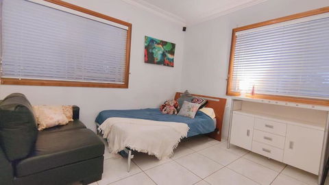 Luxury Villa Next To University Parks Shops - Accommodation Rockhampton 0