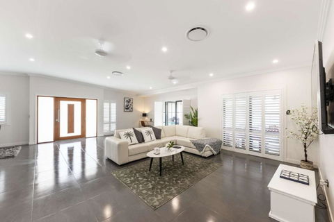 Magic On MacArthur - Accommodation Rockhampton 1
