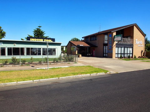Majestic Motel - Accommodation Rockhampton 0