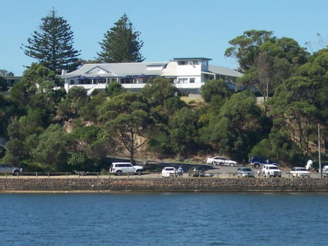 Marlo Hotel - Accommodation Rockhampton 1