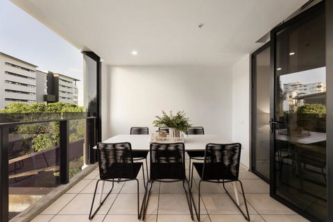 Modern Luxury Gabba Apartment - Accommodation Rockhampton 0