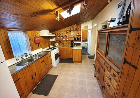 Miss Mabel Cottage - Accommodation Rockhampton 0