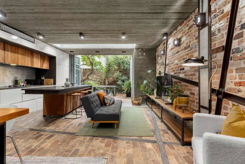 Modern & Stylish 3BR In Redfern - Accommodation Rockhampton 0