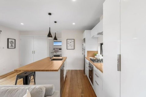 Modern And Scenic Valley Escape - Accommodation Rockhampton 1