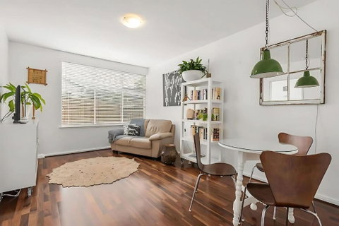 Modern City-Fringe Apartment In New Town - Accommodation Rockhampton 2