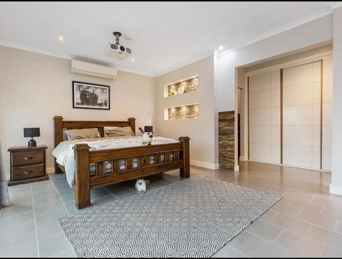 Modern Family Home With Pool - Accommodation Rockhampton 2