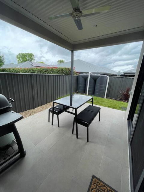 Modern Home Away From Home - Accommodation Rockhampton 1