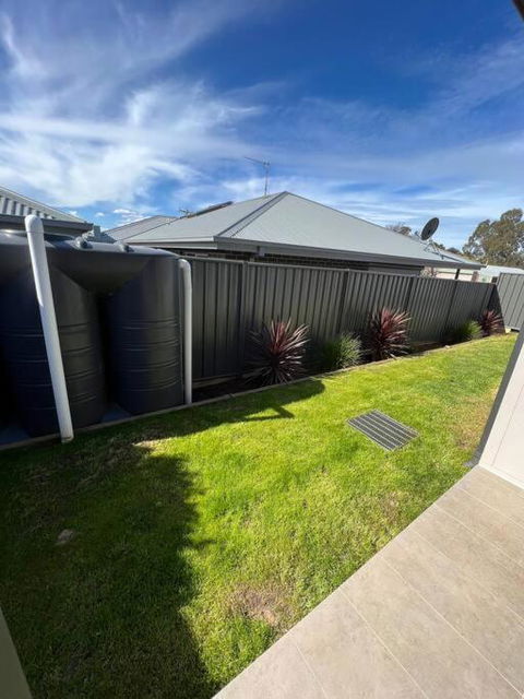 Modern Home Away From Home - Accommodation Rockhampton 3