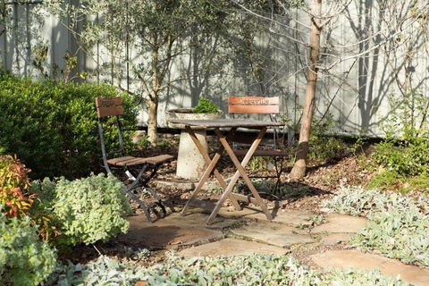 Mollisons - Accommodation Rockhampton 2