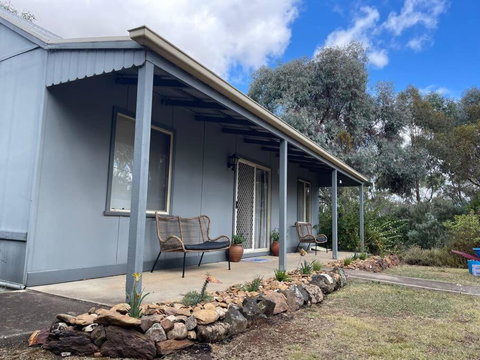 Monaukai Estate - Accommodation Rockhampton 0