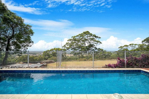Moondyne Estate Exclusive & Pet Friendly Hilltop Retreat - Accommodation Rockhampton 0