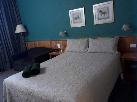 Moe Motor Inn - Contactless 24 Hour Checkinn Available - Accommodation Rockhampton 1