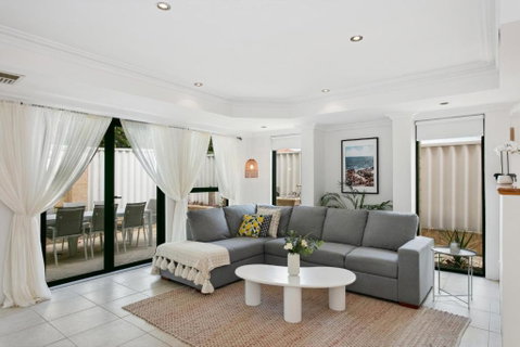 Newly Renovated Home Steps From Sorrento Beach - Accommodation Rockhampton 0