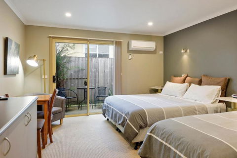 Motel Strahan - Accommodation Rockhampton 2
