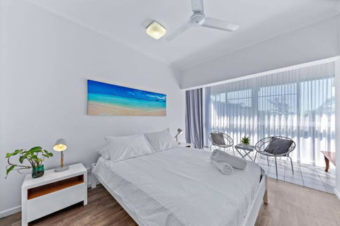 NEW! 2BR Whitsundays Oasis W/ Ocean Views - Accommodation Rockhampton 1