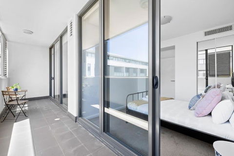 NEW 3BR Apt In Kingsgrove Sleeps 7 - Accommodation Rockhampton 1