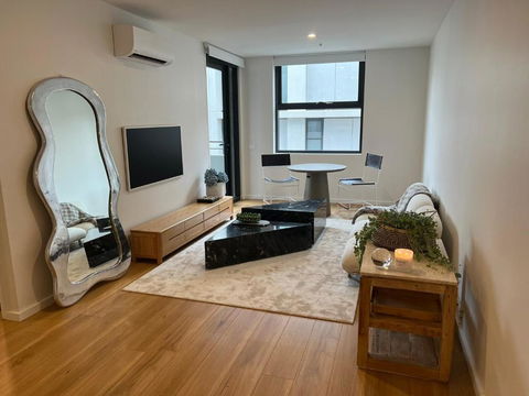 NEW BOUTIQUE 1bd Apt - Accommodation Rockhampton 0