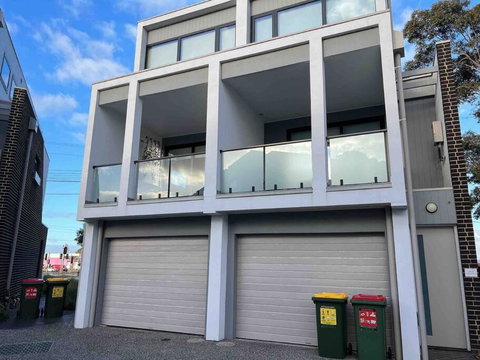 New And Sophisticated Home - Accommodation Rockhampton 2