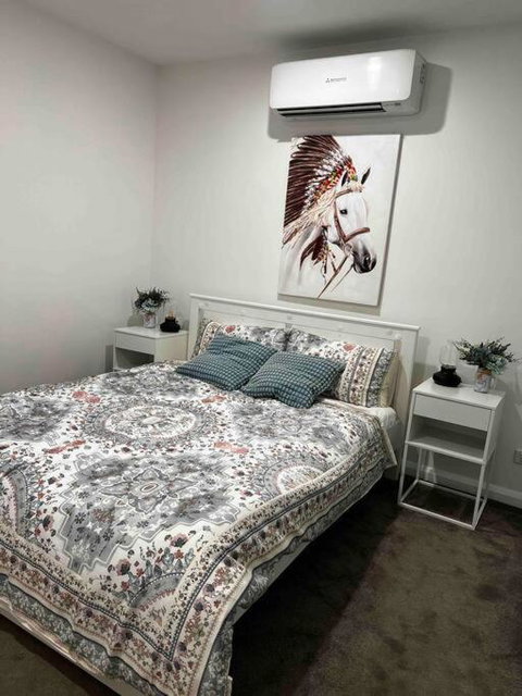 New And Sophisticated Home - Accommodation Rockhampton 1