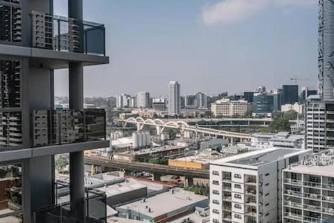 NEW Centrally Located High Level Studio Apartment - Accommodation Rockhampton 0