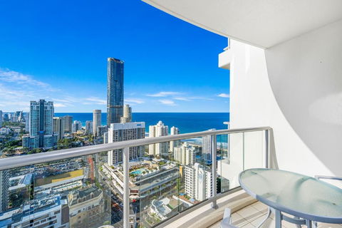 NEW Chevron Ocean Views Central Surfers. - Accommodation Rockhampton 0