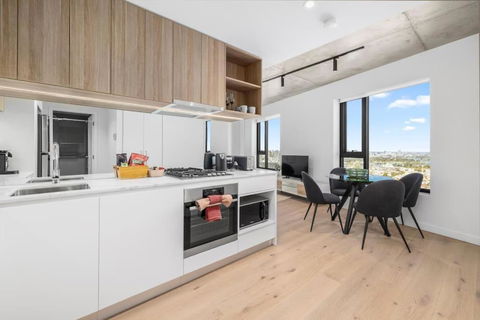 NEW Chic Stature Southbank 2 Bd - Accommodation Rockhampton 0