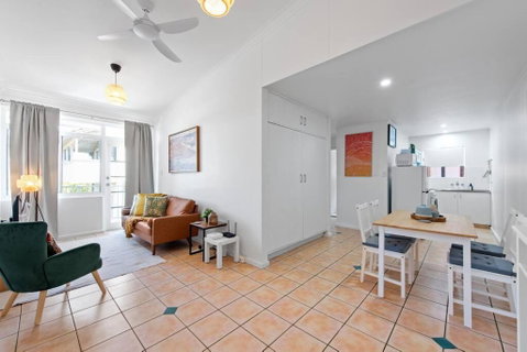 New Farm Nest- 2Bed 1Bath Balcony - Accommodation Rockhampton 0