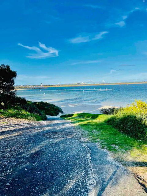 NEW Furnish, 3 Min SYD Airport, 1 Min Walk Beach - Accommodation Rockhampton 2