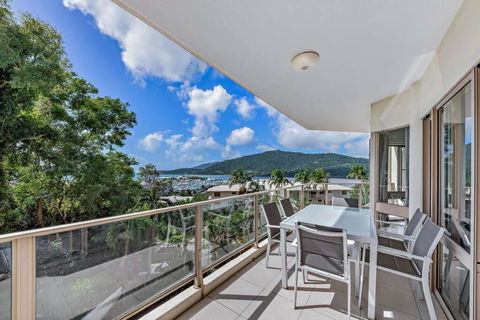 NEW! Gorgeous 2BR Apartment With Stunning Ocean Views! - Accommodation Rockhampton 2
