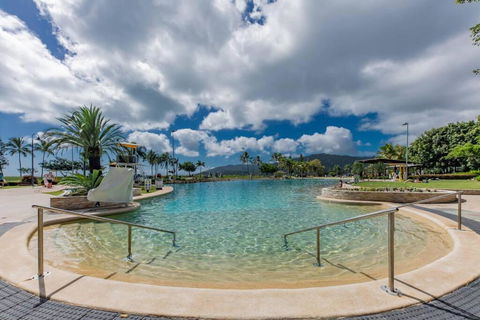 NEW! Gorgeous 2BR Apartment With Stunning Ocean Views! - Accommodation Rockhampton 3