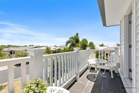 NEW HAVEN - Garden View Balcony - Accommodation Rockhampton 0