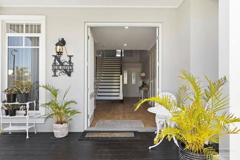 NEW HAVEN - Garden View Balcony - Accommodation Rockhampton 2