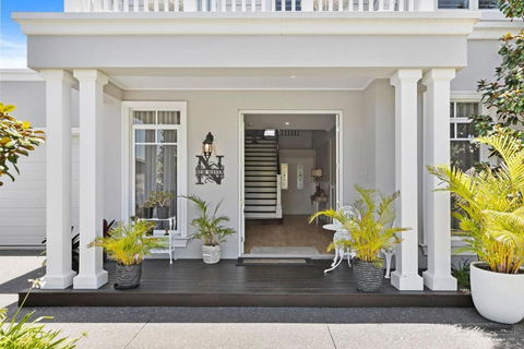 NEW HAVEN - Garden View Balcony - Accommodation Rockhampton 3