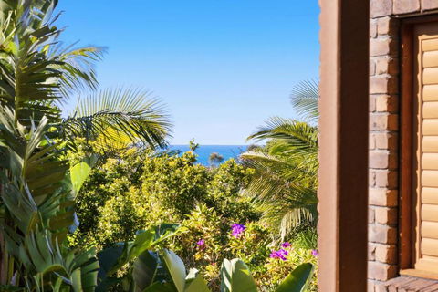 NEW Luxury Angourie Villa! Dream Location, WiFi ++ - Accommodation Rockhampton 3