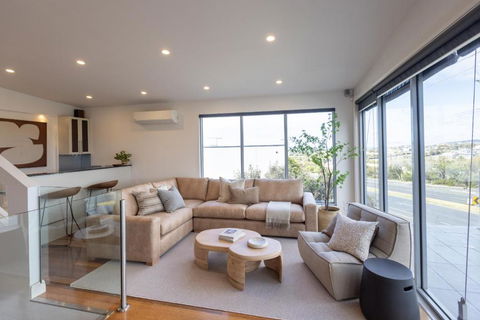NEW Pleasant View Stays TORQUAY - Accommodation Rockhampton 0