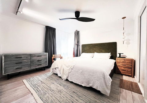 NEW Serene Modern Oasis - Accommodation Rockhampton 1