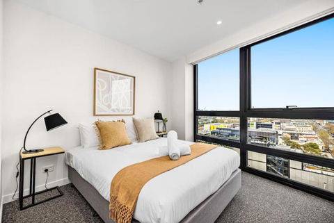 NEW Spectacular Views Southbank - Accommodation Rockhampton 3