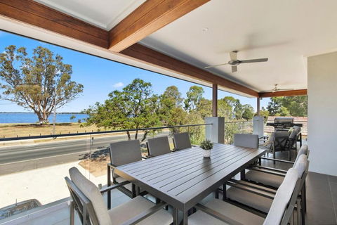NEW - Sunrise Waters Holiday House - Accommodation Rockhampton 0