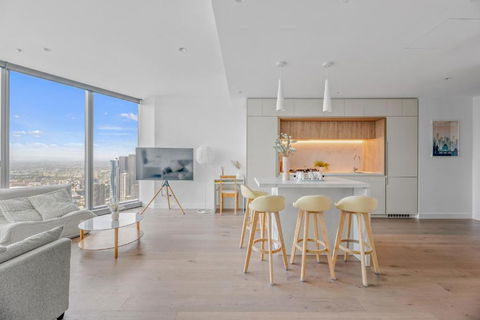 NEW Top Floor L70 CBD Luxury Apt - Accommodation Rockhampton 0