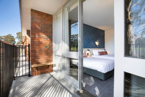 Nightcap At Sandown Park Hotel - Accommodation Rockhampton 2