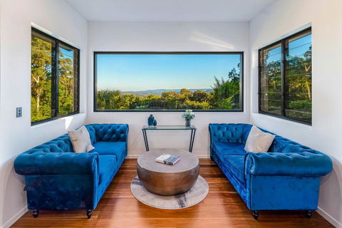Ninderry Manor-Spectacular Hinterland Retreat - Accommodation Rockhampton 1