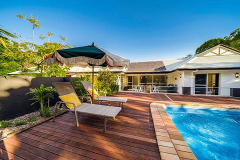 Ninderry Manor-Spectacular Hinterland Retreat - Accommodation Rockhampton 2