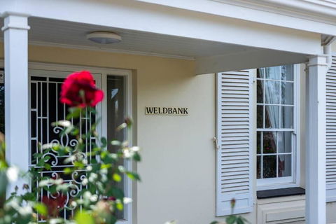 Normanville, Large Historic Three Bedroom Home - Accommodation Rockhampton 1