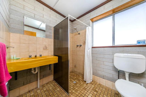 Nullarbor Roadhouse - Accommodation Rockhampton 2