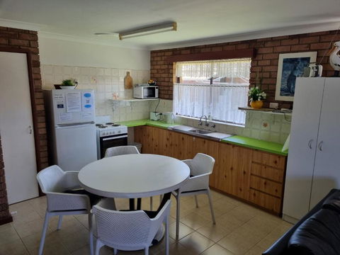 Ocean Beach Chalet 16 - Accommodation Rockhampton 1
