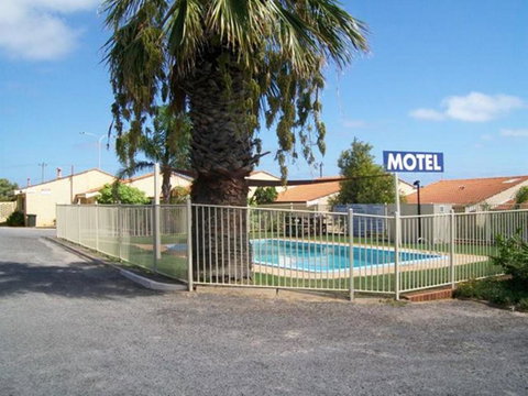 Ocean View Villas - Accommodation Rockhampton 2