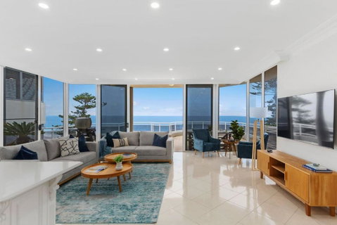 Ocean Vista Escape - A Lofty Beachfront Penthouse - Accommodation Rockhampton 0