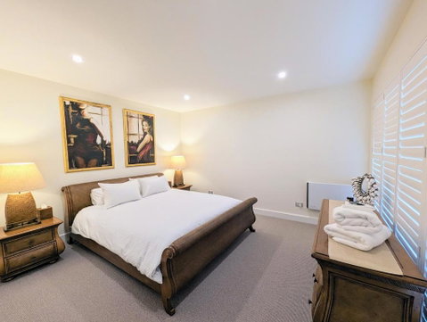 ONE Luxury Apartment - Accommodation Rockhampton 2
