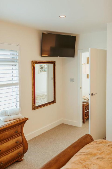 ONE Luxury Apartment - Accommodation Rockhampton 3