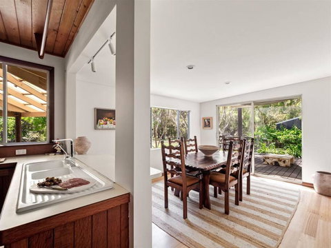 Orchard Homestead Countryside Retreat - Accommodation Rockhampton 2